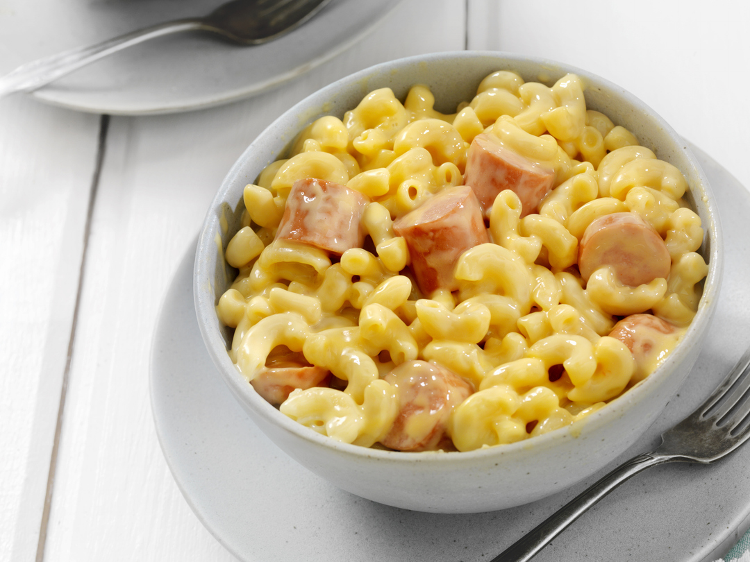 coditos_cremosos_con_salchicha.